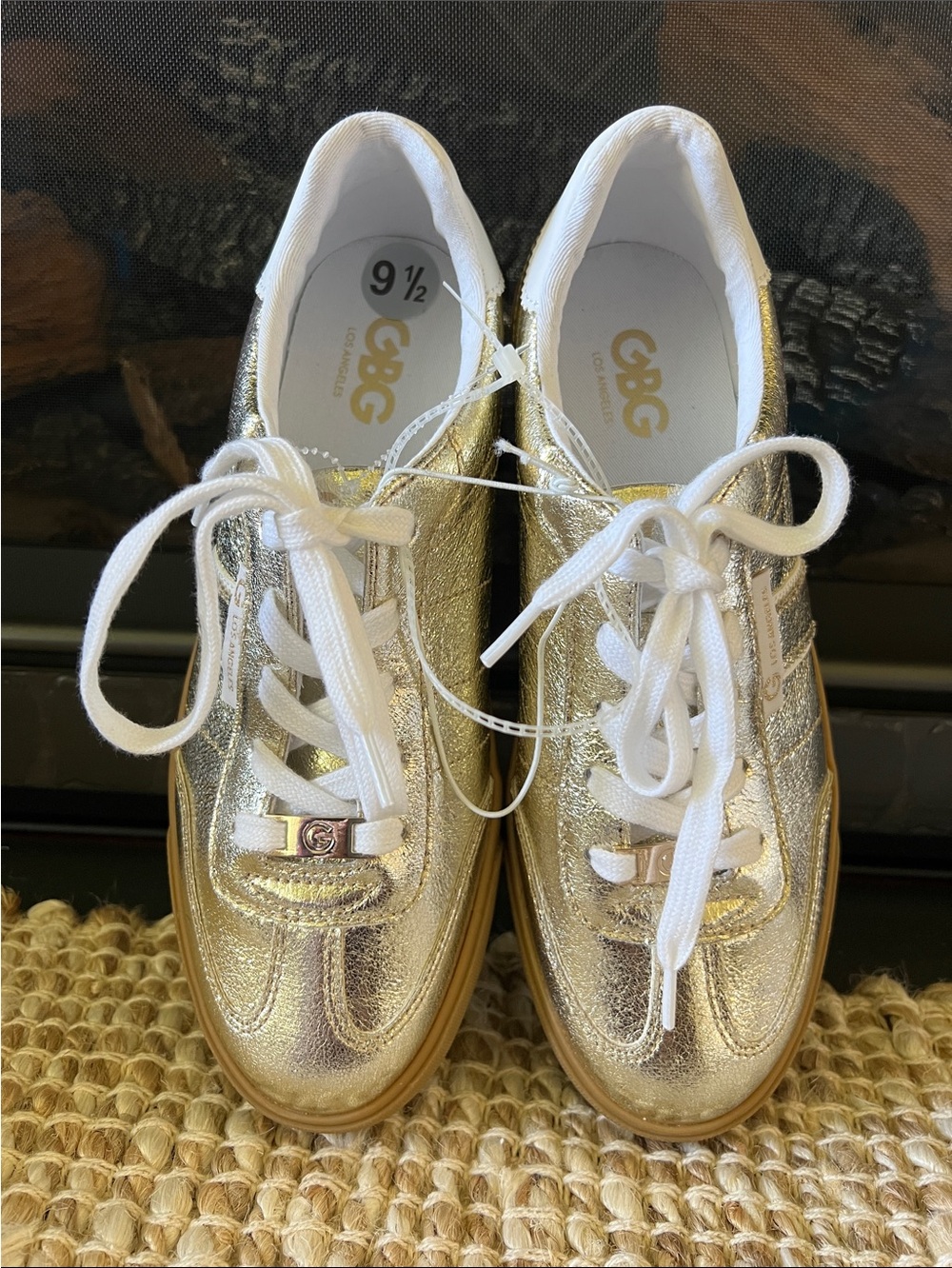 GBG Los Angeles Gold Metallic Leather Lace-Up Sneakers 9.5M New
